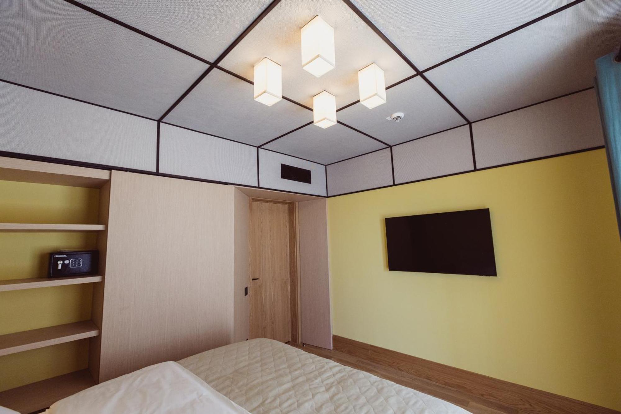 Aparthotel Craiova Exterior photo